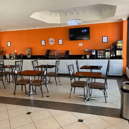 Howard Johnson By Wyndham Reseda Hotel & Suites ロサンゼルス エクステリア 写真