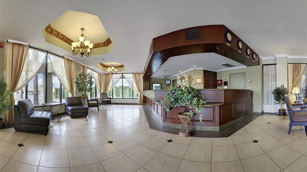 Howard Johnson By Wyndham Reseda Hotel & Suites ロサンゼルス エクステリア 写真